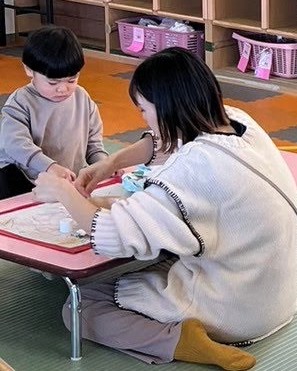 子どもが作成しているアップ写真