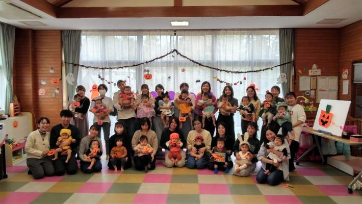 0歳ハロウィンの集合写真