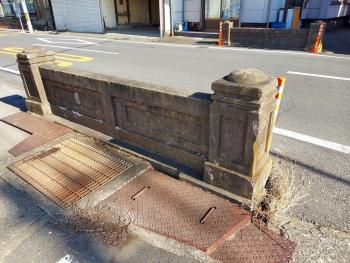 藤代駅北口前にある相馬橋の全景