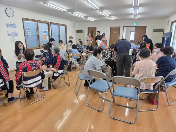 双葉自治会館でのスマホ講座の様子